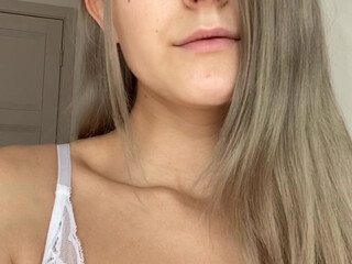 evaelfie Busty Beauty