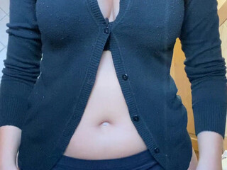 SaladWay_Le_Mia blissful ladies lick shaved cunt