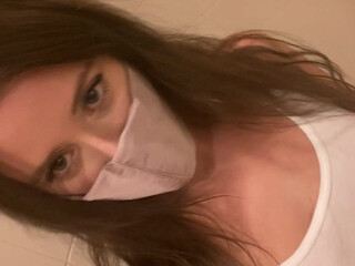 kittytinypaws gorgeous model tightly stretches both holes.