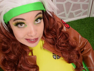 Little Puck onlyfans perfect swell caresses sex lips