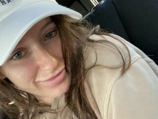 kittytinypaws greedily fucks her pussy