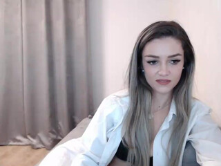 chloe_kitty1 02 January 2021