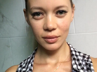 sofie_sofie the clockwork courtesan is walking on his heels