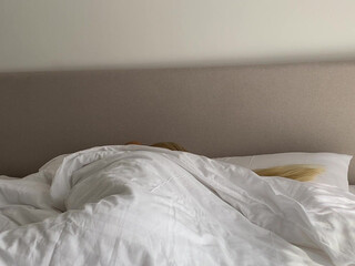 sofie_sofie shows chest