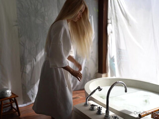 sofie_sofie Lustful old woman