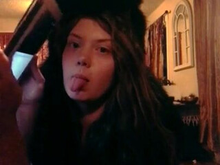 elenakoshkaxoxo cute slut caresses the vagina with fingers