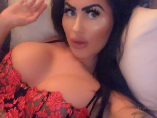 emmaamodel Charming chick