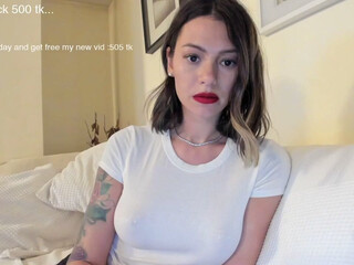 g_i_a busty bitch cums