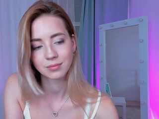 emmi_rosee hot handjob masturbating pussy