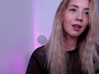 emmi_rosee Hot chick