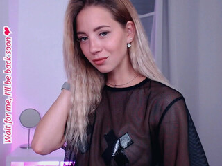 emmi_rosee Cute doll