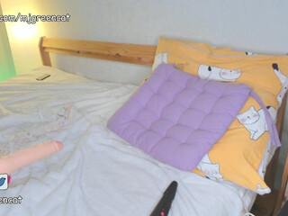 mjgreencat Appetizing young lady