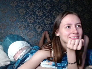 valents_cherry a dolly shows her chest