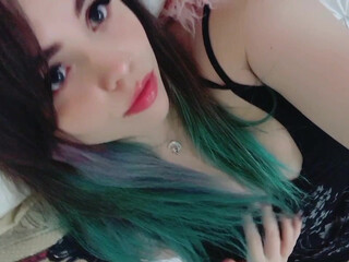 autumnvondoe busty passion licks nipples