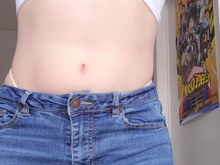 sarahsuniverse attractive blonde fucking herself with fingers