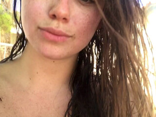 juicyjade9 painted bitch gently pulls pussy