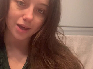 juicyjade9 elegant blonde dabbles with dildo