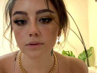 juicyjade9 fucks himself is not childish