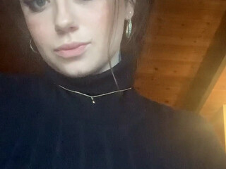 juicyjade9 busty blonde masturbating with sex toys