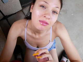 AnnaBlossom chubby mare in honor of the holiday shows its bust