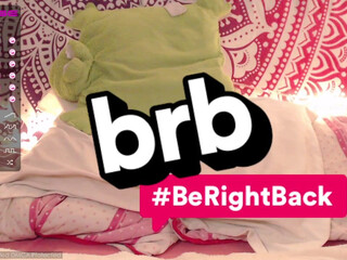 jinny_pk Redhead teen hottie sucking a big toy