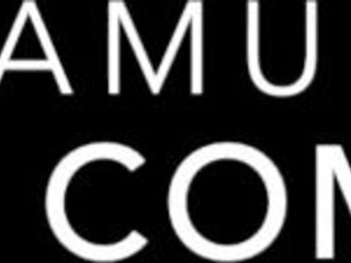 Fiamurr Top cam brunette is played with a big dild