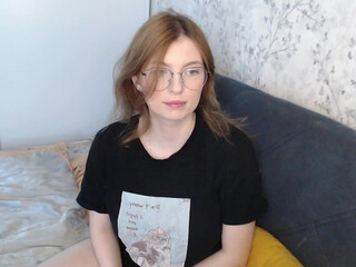 peach_milkshake the shrewd slut masturbates pussy with a phallus