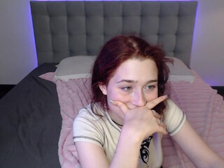 ur_melody shrew babe kurolesit in the office