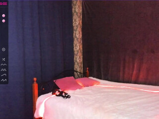 summinaha experienced slut caresses intimate places