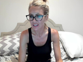 mygigidior slut pussy fingers in pussy