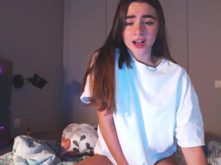 miley_k18 gorgeous model tightly stretches both holes.