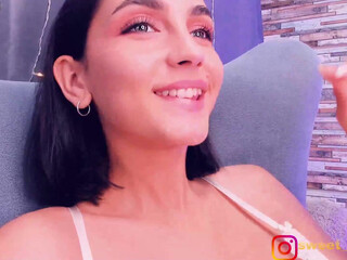 katrinpolly gets squirt