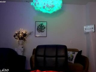 _lady_di masturbates his swollen clit