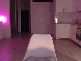 uwuxo A young bitch after oral fucking gets fucked in pussy