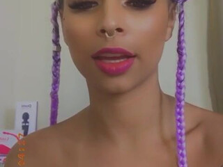 pocahontasoficial  Blonde lady