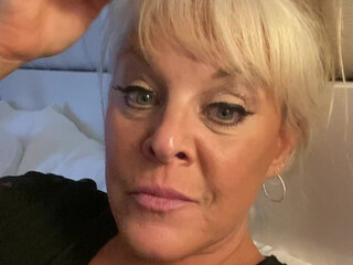 alexisgoldenxxx  toys with corn toy