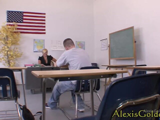 alexisgoldenxxx  pretty girl fucks her cap