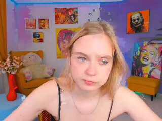 marta_prise stunning babe banging her vagina deeply