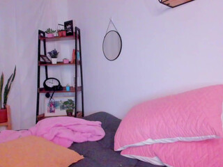 kittenmoon_ Skinny chick