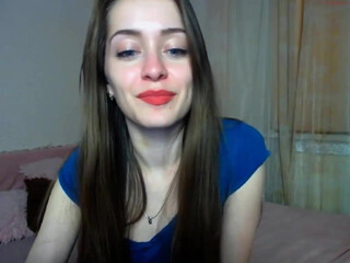 karen_blake dark haired babe masturbates pussy with vibrator