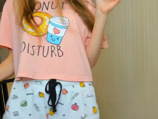 elizabeth_wong busty mare caresses pussy