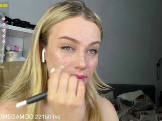 Mia_milagros appetizing babe shows her tits