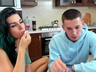 romeokate new busty beauty inserts a toy