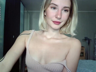 shining_beam gorgeous busty pussy masturbates