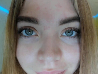 rina_mayers pregnant model plays with tight pussy