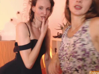 petite_caline hot a fucks dildo