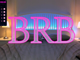 givemeemoree passing bitch in stockings