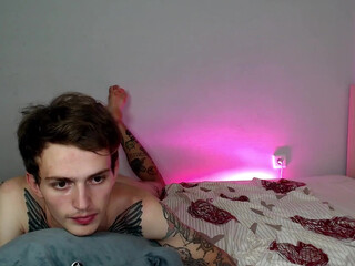 bee_sting i want to cum with my girlfriend at home