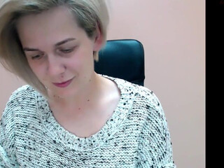 give_me_smile showing charms