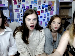 funny_t1me  masturbates cream pussy with her hand